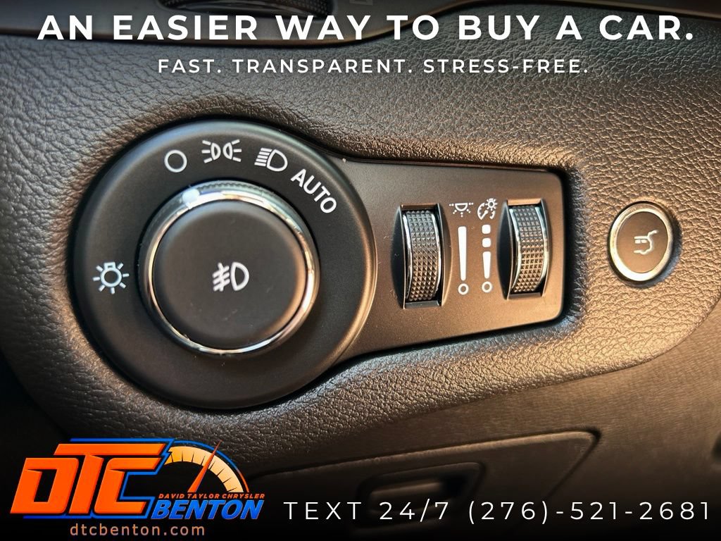 Used 2021 Jeep Cherokee Latitude Lux w/ Comfort/Convenience Group AWD/4WD image 21