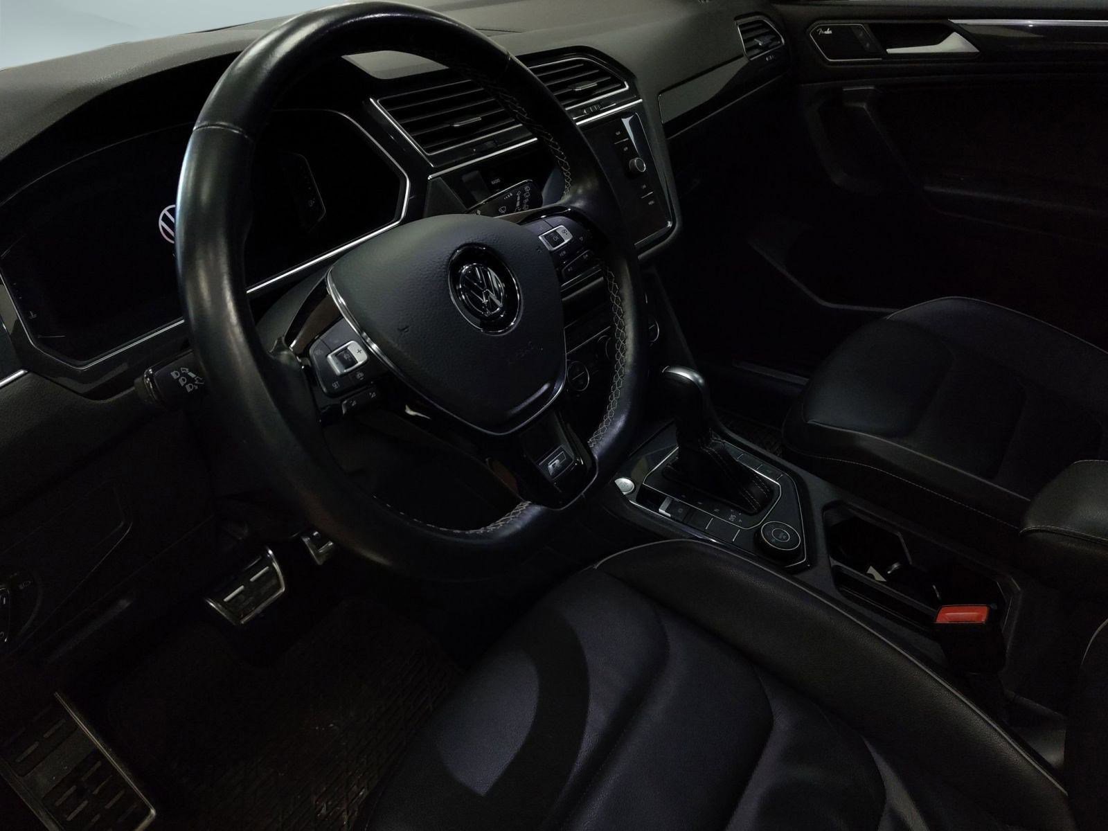 Used 2021 Volkswagen Tiguan SEL Premium R-Line image 4