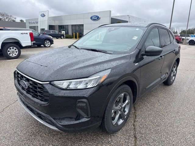 Used 2023 Ford Escape ST-Line w/ Tech Pack #1 AWD/4WD image 7