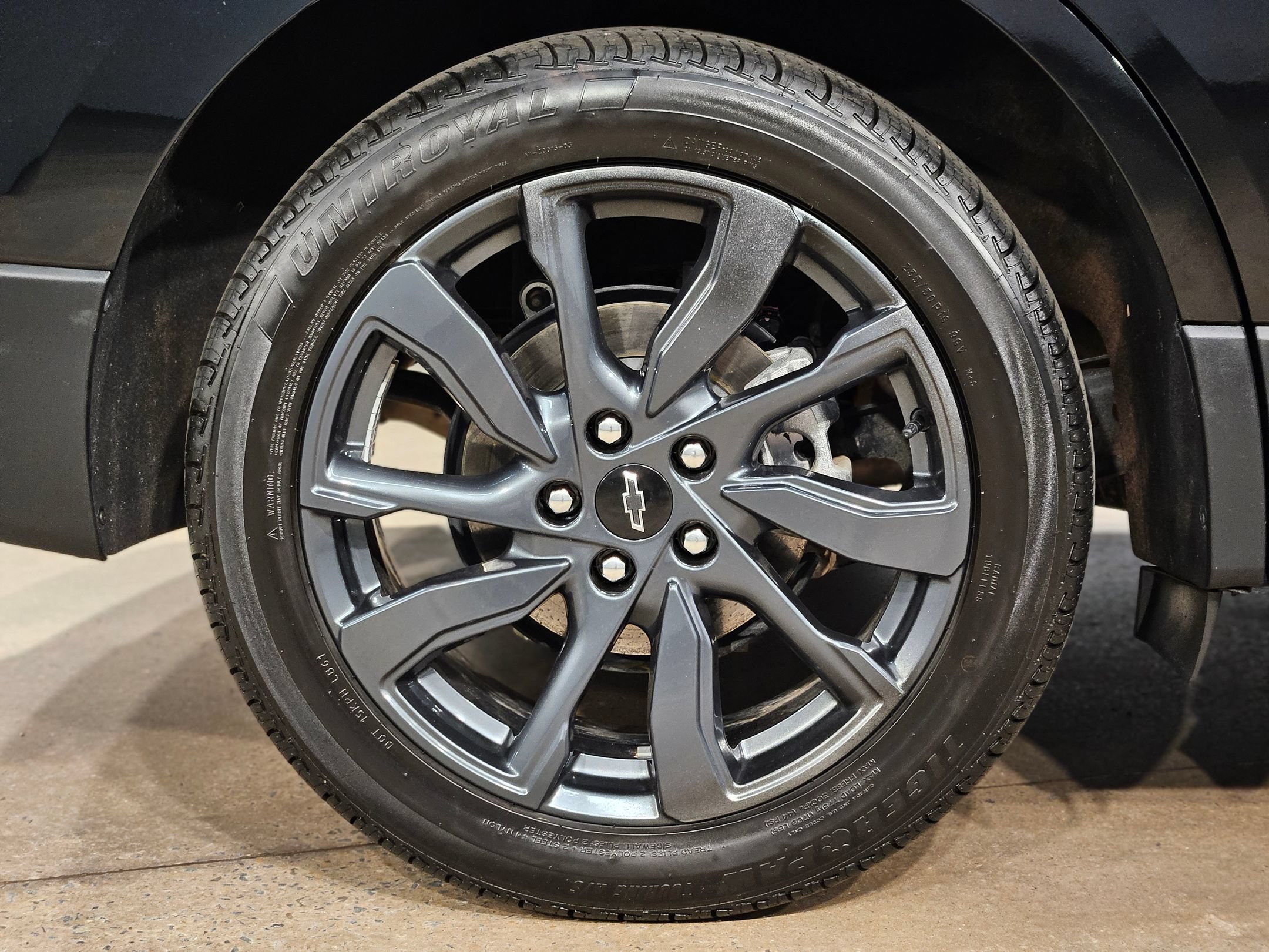 Used 2023 Chevrolet Equinox RS AWD/4WD image 17