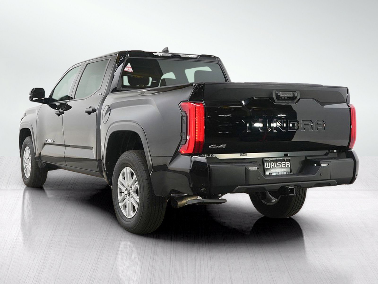Used 2026 Toyota Tundra SR5 w/ SR5 Convenience Package AWD/4WD image 5