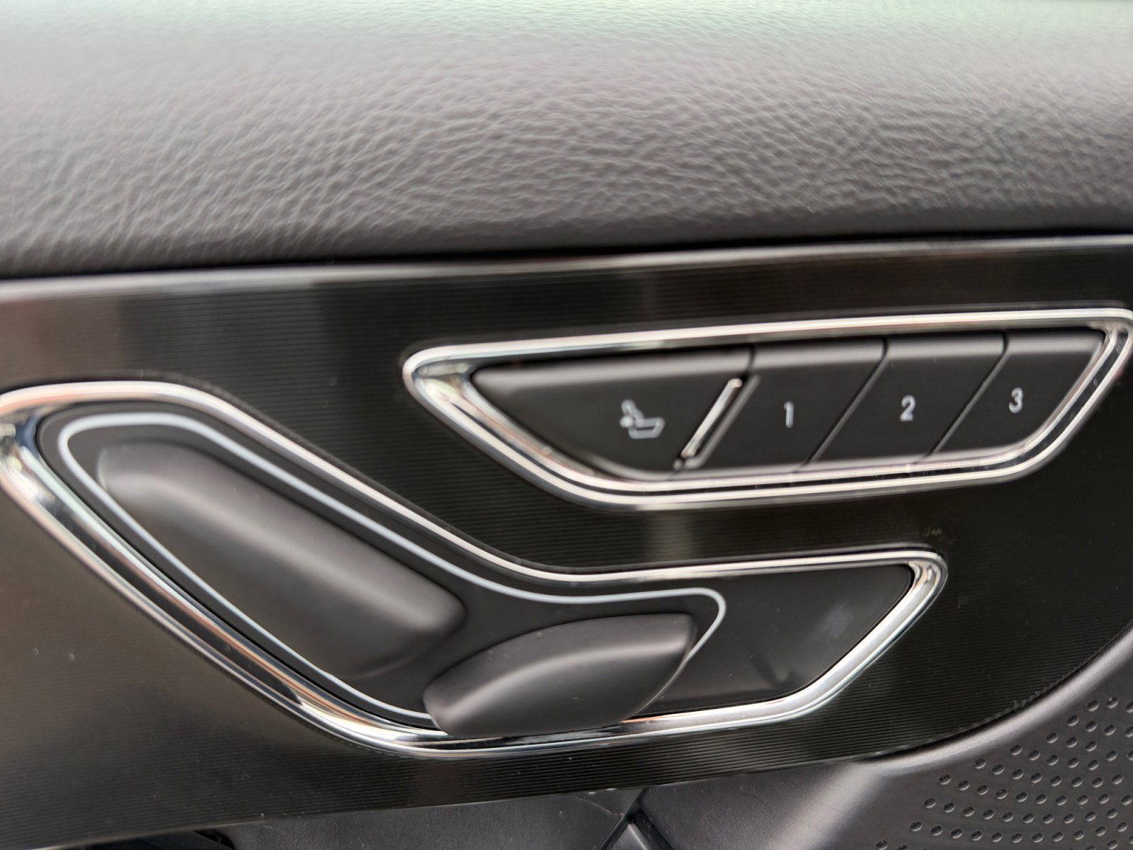 Used 2024 Lincoln Corsair FWD w/ Equipment Group 101A image 14