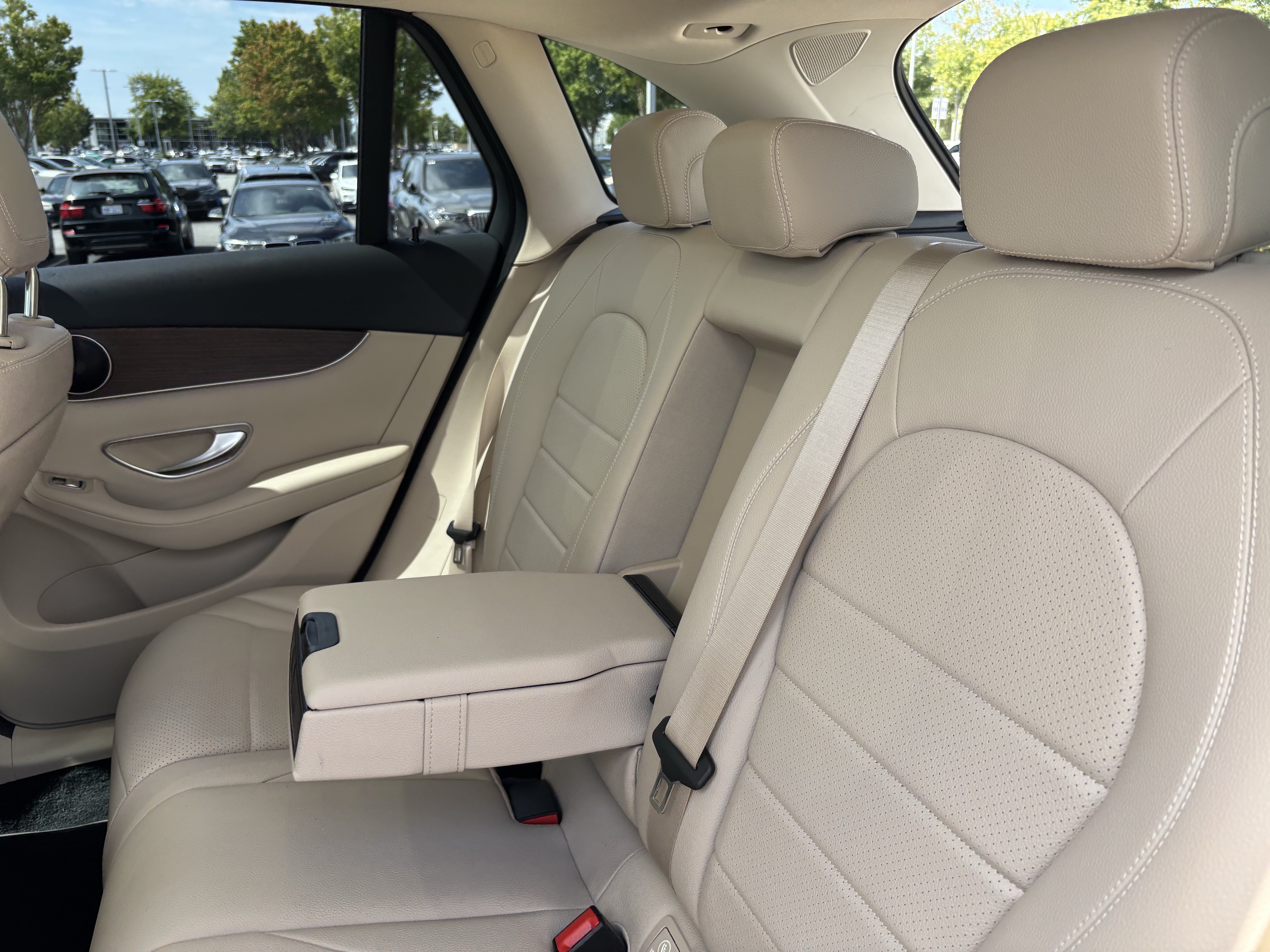 Used 2020 Mercedes-Benz GLC 300 4MATIC image 32