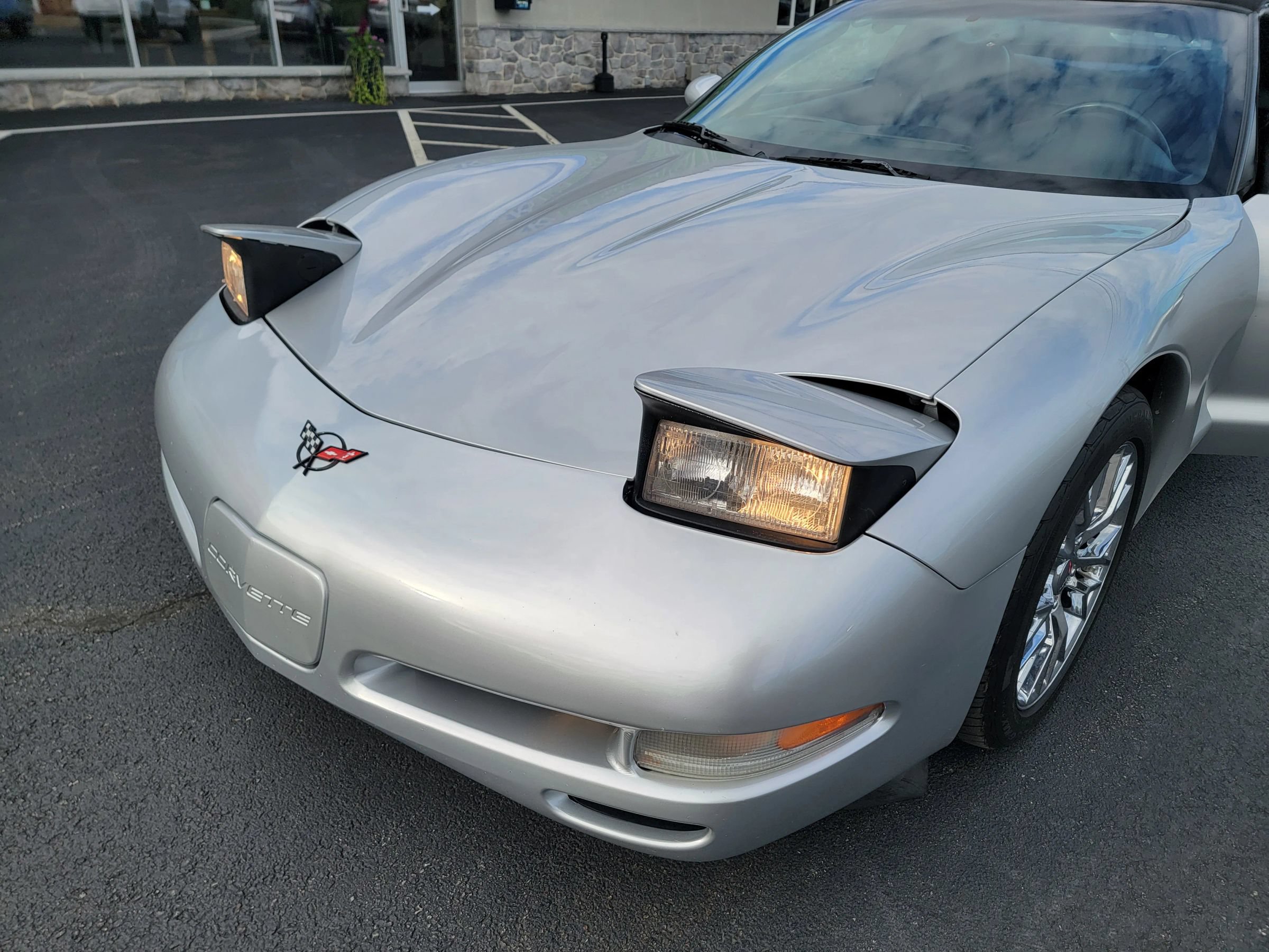 Used 2001 Chevrolet Corvette Convertible w/ Preferred Equipment Group1 RWD image 10