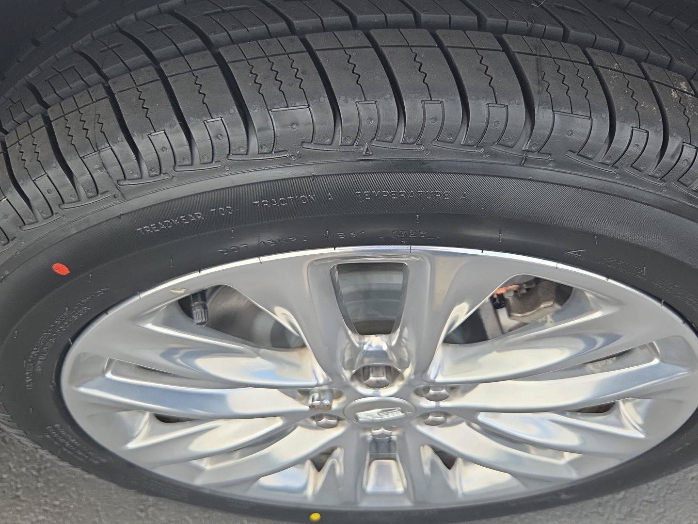 Used 2019 Cadillac XT5 Platinum AWD/4WD image 3