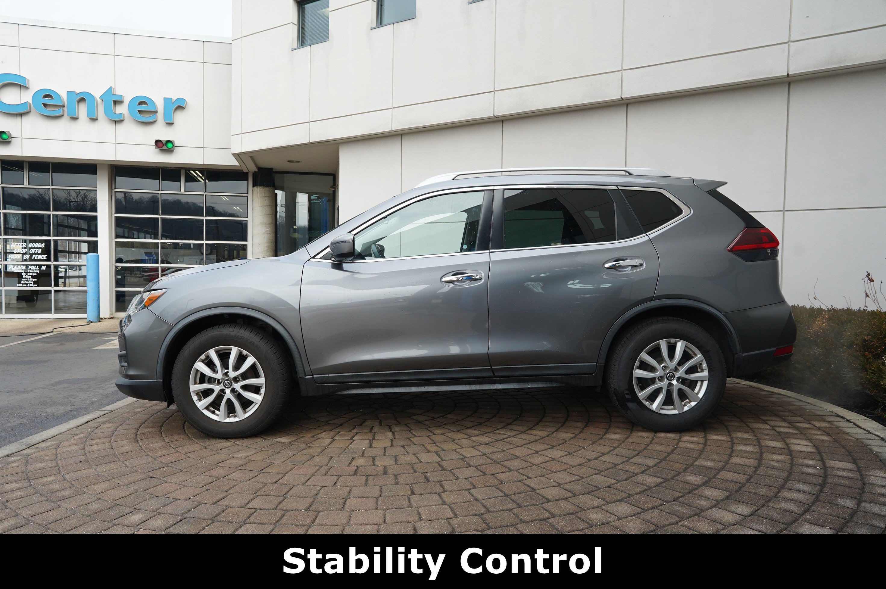 Used 2019 Nissan Rogue SV image 18