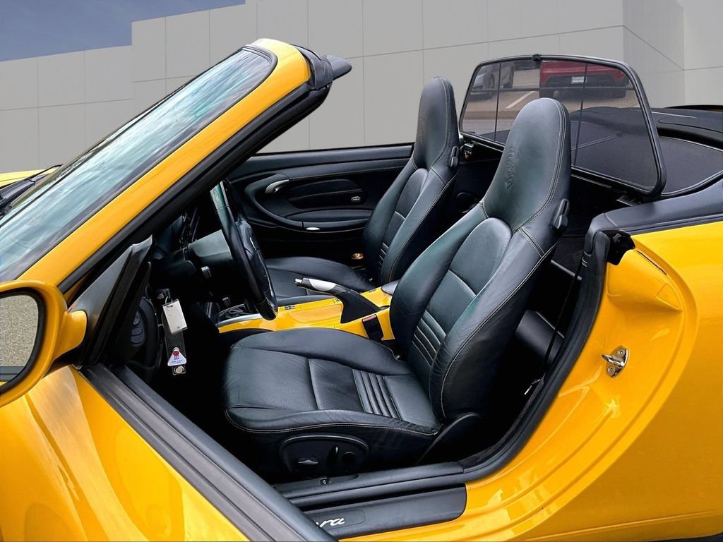 Used 2002 Porsche 911 Carrera RWD image 5