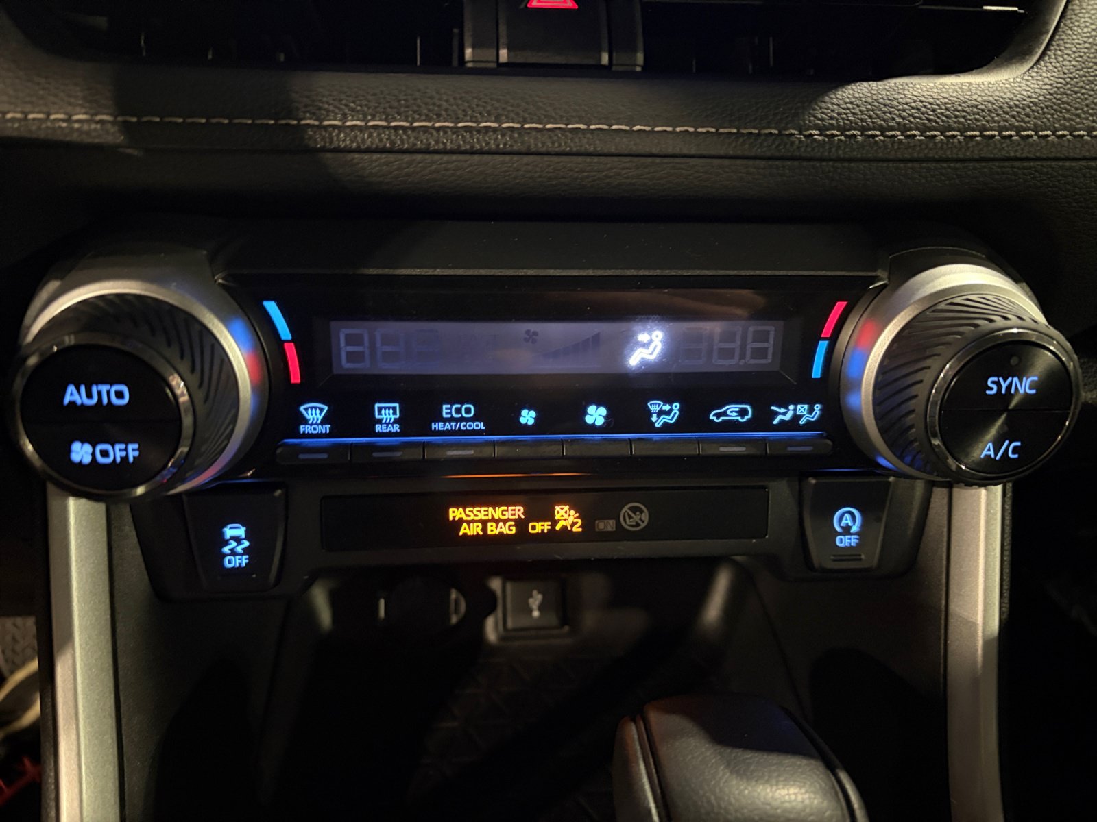 Used 2022 Toyota RAV4 XLE AWD/4WD image 22