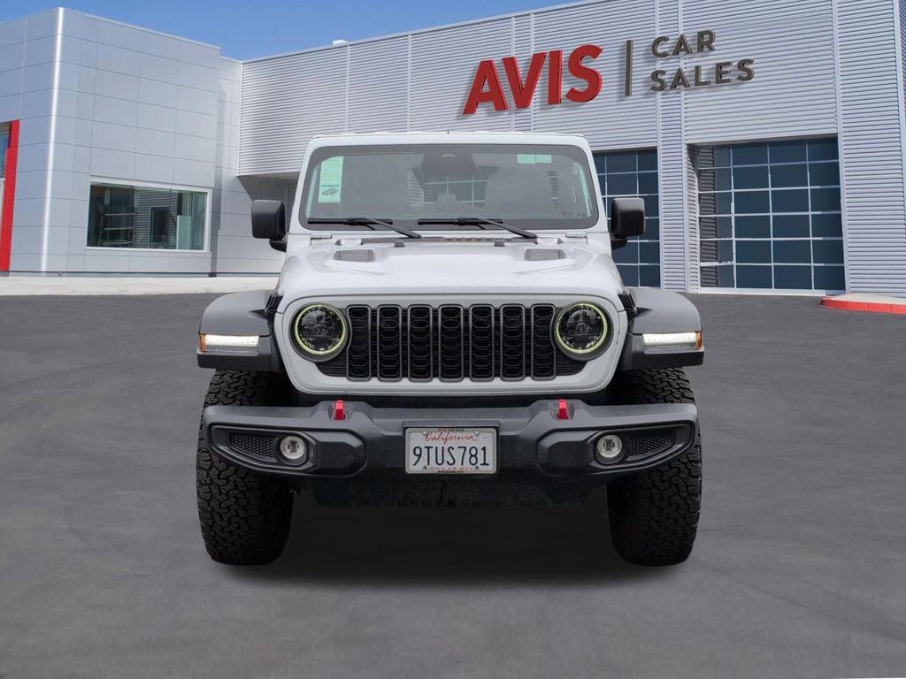 Used 2025 Jeep Wrangler Unlimited Rubicon image 2