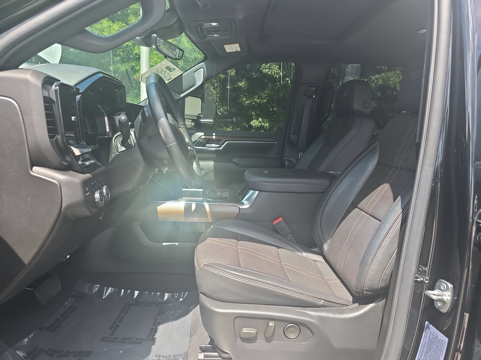Used 2024 Chevrolet Silverado 2500 High Country w/ High Country Premium Package AWD/4WD image 14