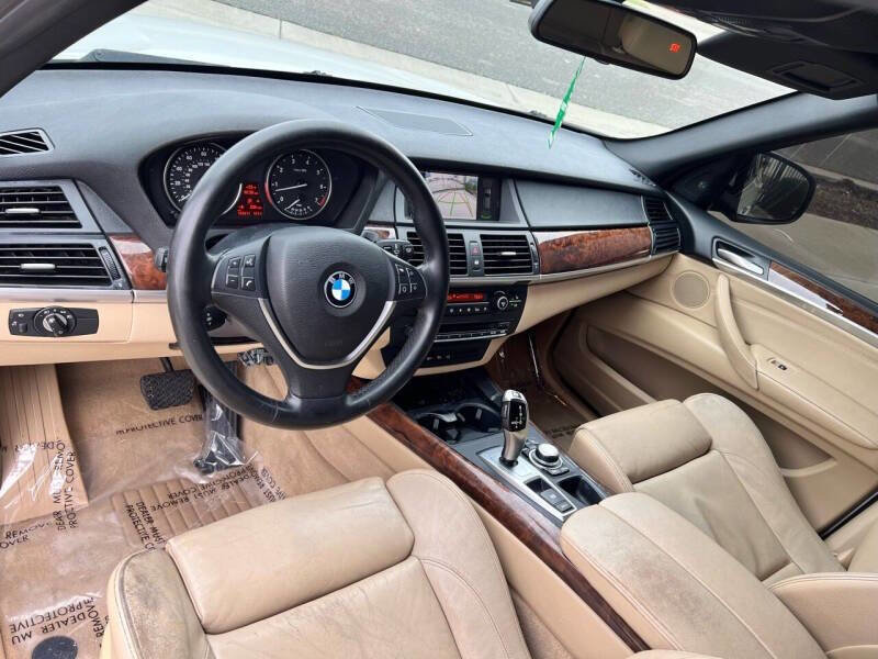 Used 2011 BMW X5 xDrive50i image 14