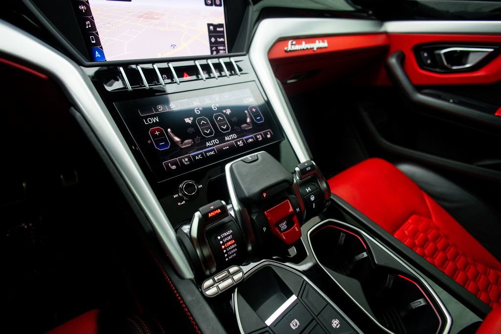 Used 2019 Lamborghini Urus AWD/4WD image 30