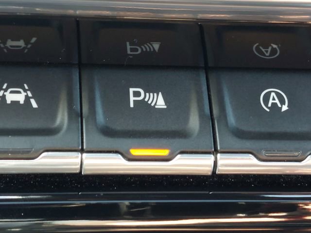 Used 2023 Chevrolet Silverado 1500 High Country w/ Technology Package image 25