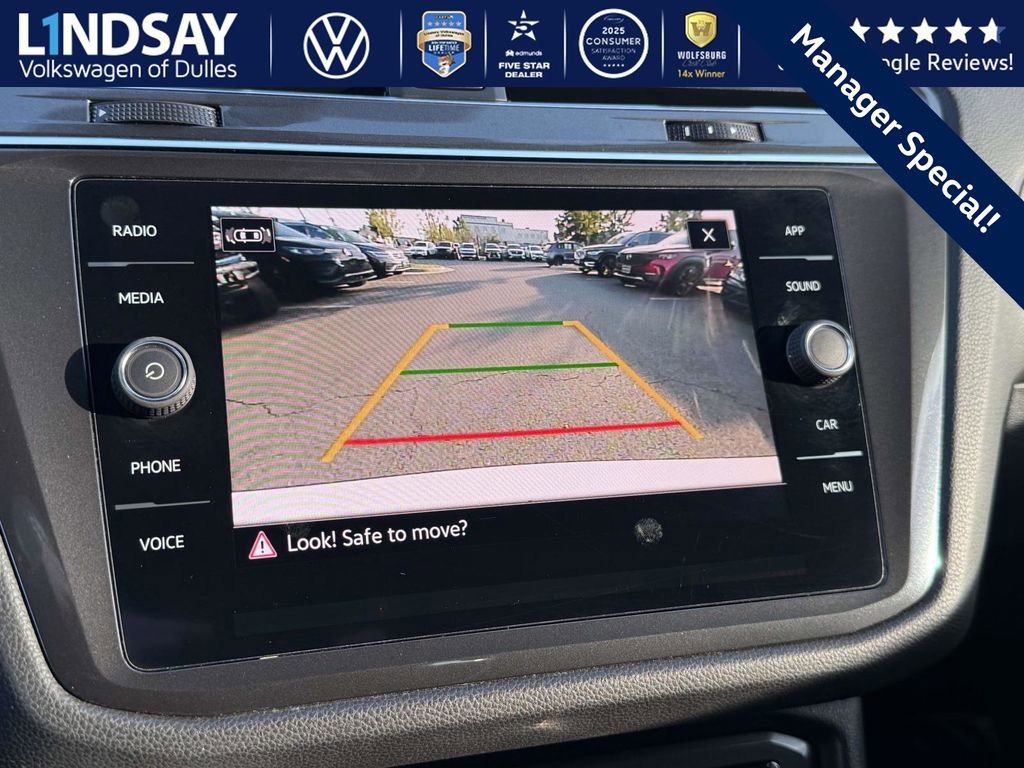Used 2021 Volkswagen Tiguan SE w/ 3rd Row Seat Package image 16