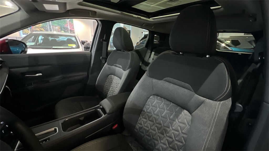 New 2026 Nissan Kicks SV w/ SV Premium Package image 8