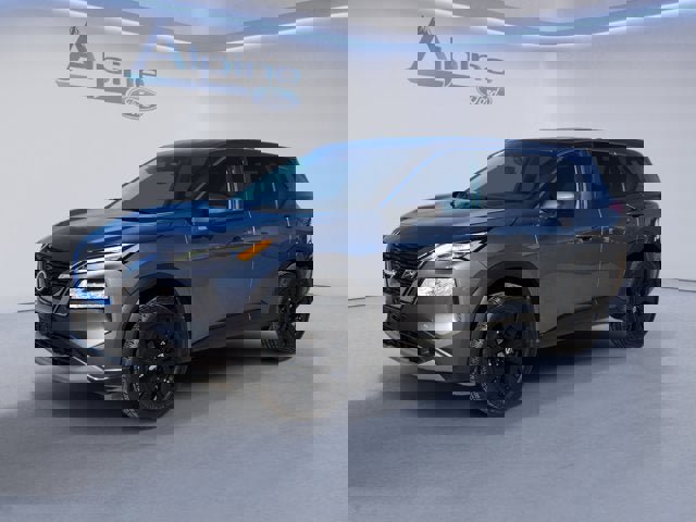 Used 2023 Nissan Rogue SV image 1