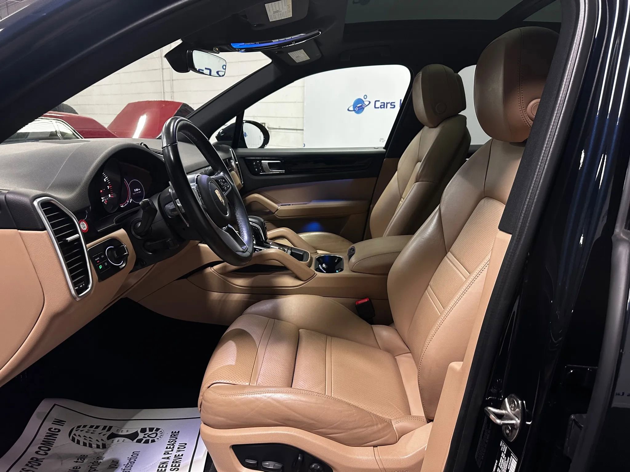 Used 2022 Porsche Cayenne Sport Utility 4D image 11