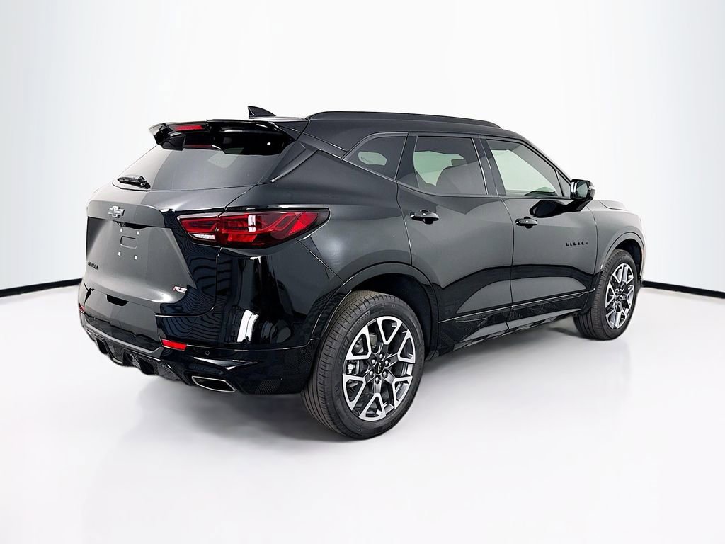 Used 2025 Chevrolet Blazer RS w/ Driver Confidence II Package image 5