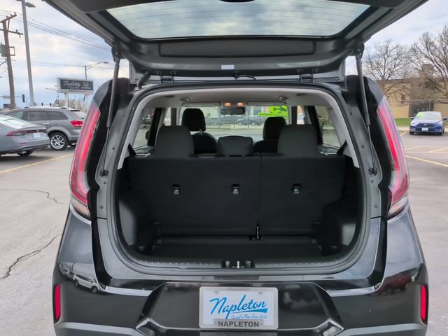 Used 2025 Kia Soul LX image 15