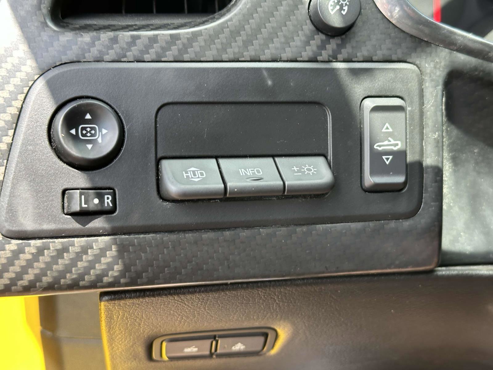 Used 2015 Chevrolet Corvette Z06 w/ 3LZ Preferred Equipment Group image 16