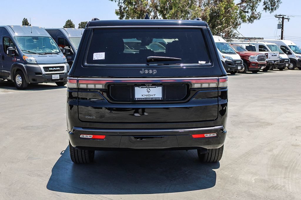 New 2026 Jeep Grand Wagoneer Summit w/ HD Trailer Tow Package AWD/4WD image 8