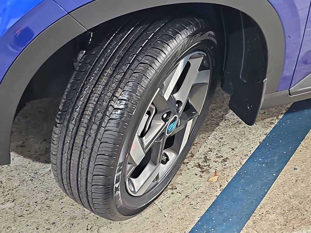 New 2026 Hyundai Venue SEL FWD image 31