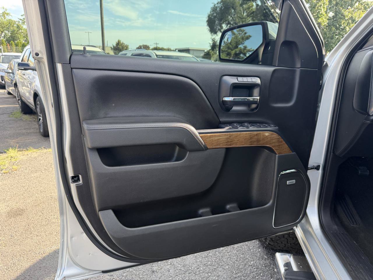 Used 2014 Chevrolet Silverado 1500 LTZ w/ LTZ Plus Package AWD/4WD image 14