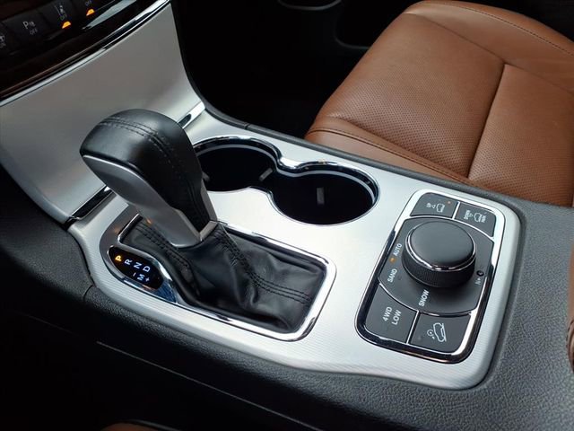 Used 2021 Jeep Grand Cherokee Summit AWD/4WD image 26