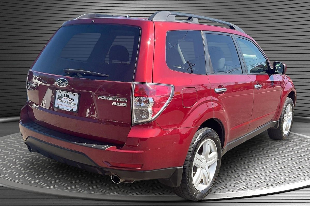 Used 2010 Subaru Forester 2.5X Limited AWD/4WD image 6