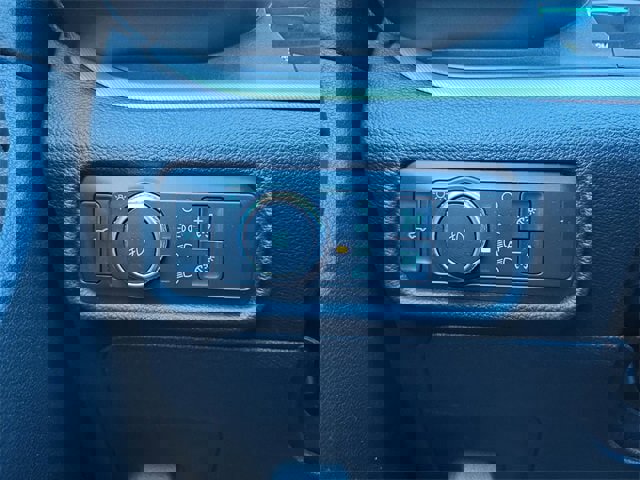 Used 2020 Ford Explorer XLT w/ Equipment Group 202A image 25