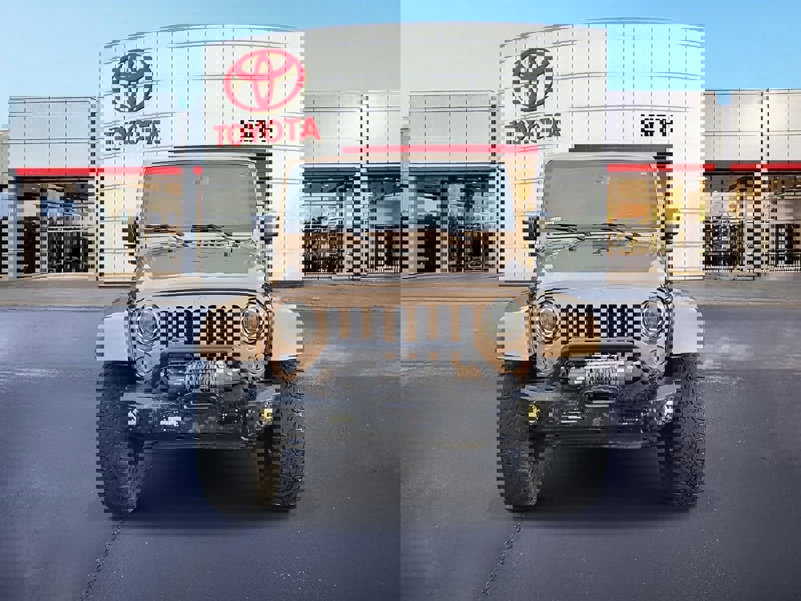 Used 2015 Jeep Wrangler Unlimited Sahara w/ Connectivity Group image 2