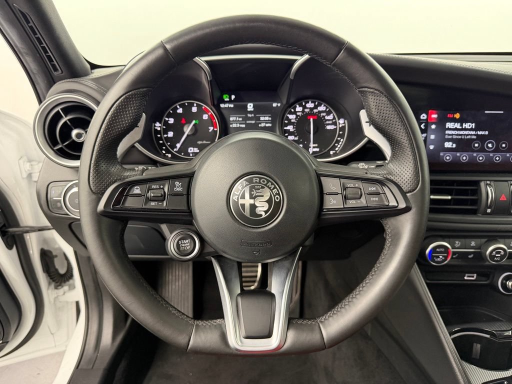 Used 2023 Alfa Romeo Giulia Veloce RWD image 27