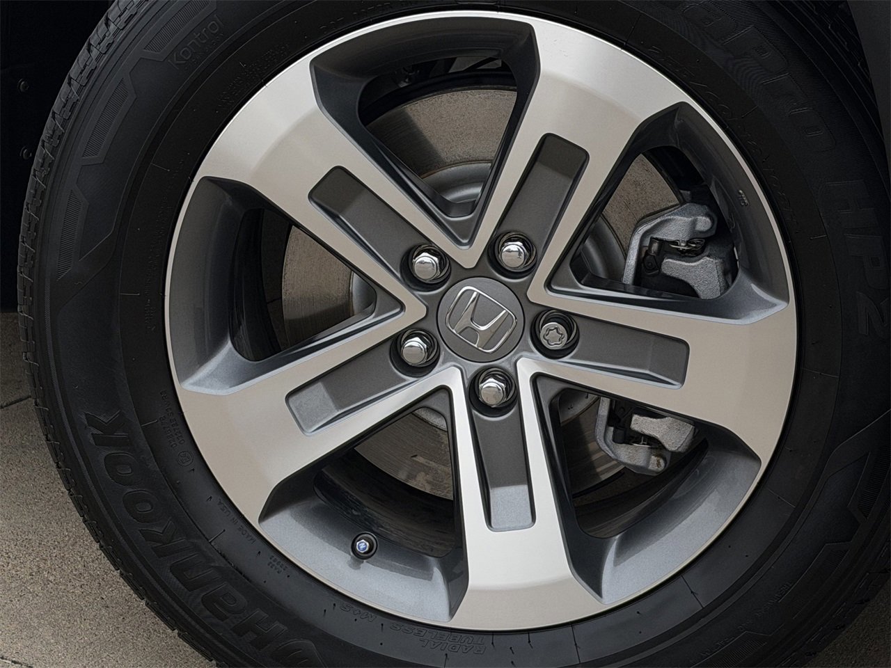 Used 2025 Honda Pilot EX-L image 9