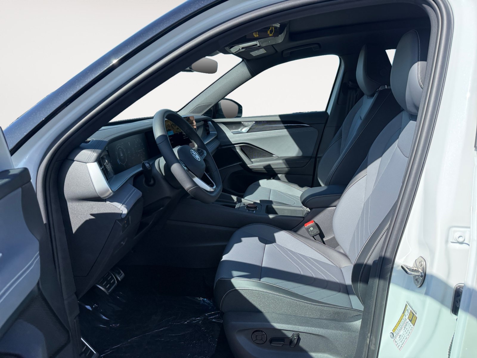 New 2026 Volkswagen Tiguan SE R-Line AWD/4WD image 10