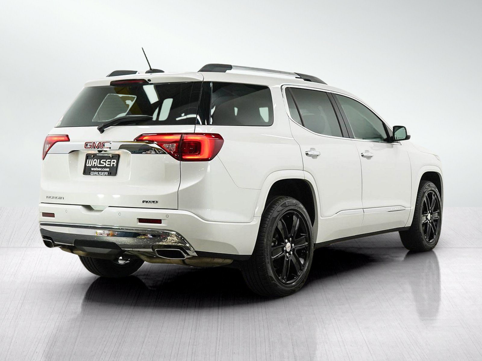 Used 2019 GMC Acadia Denali AWD/4WD image 5