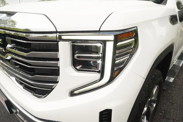 Used 2024 GMC Sierra 1500 SLT w/ SLT Premium Plus Package AWD/4WD image 36