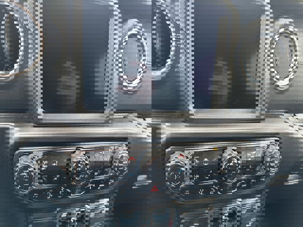 Used 2021 Jeep Gladiator Overland w/ Popular Equipment Package image 12