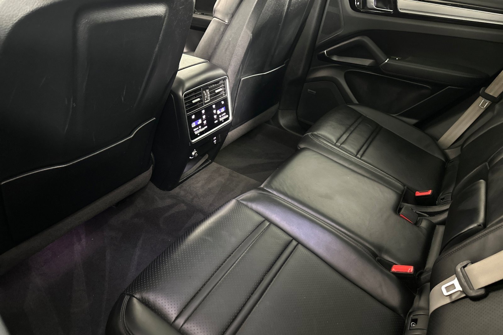 Used 2023 Porsche Cayenne S image 11