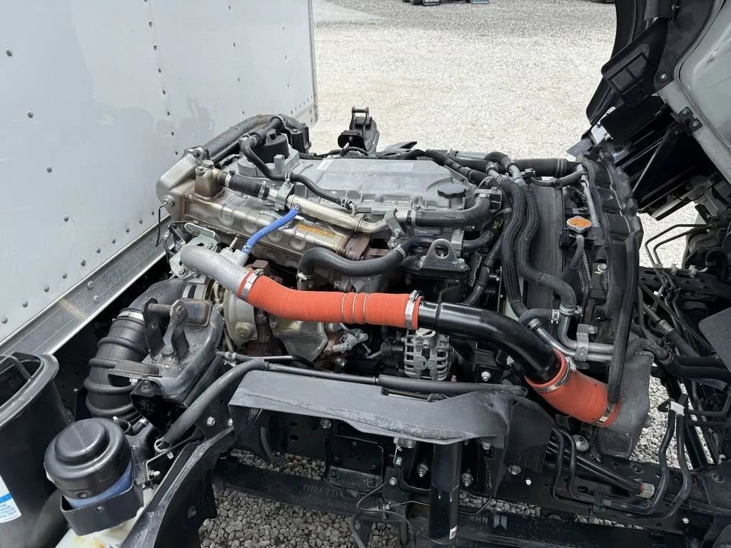 Used 2023 Isuzu NPR image 16