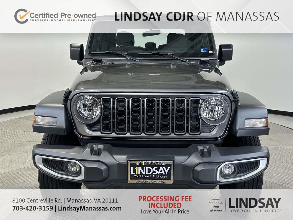 Used 2024 Jeep Gladiator Sport image 3