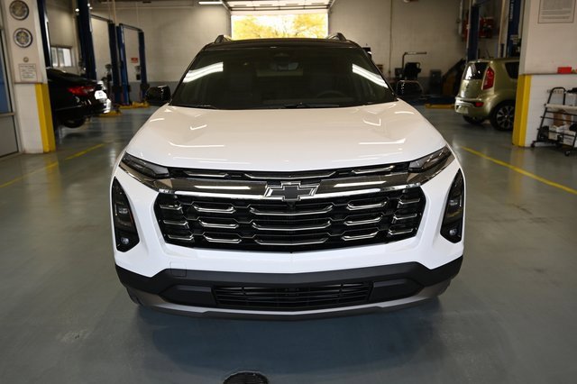 New 2026 Chevrolet Equinox LT w/ Convenience Package II image 2