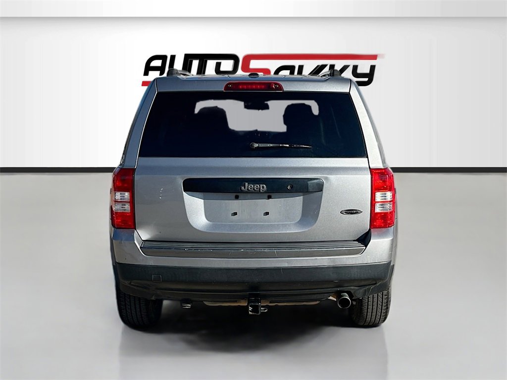 Used 2016 Jeep Patriot Sport image 6