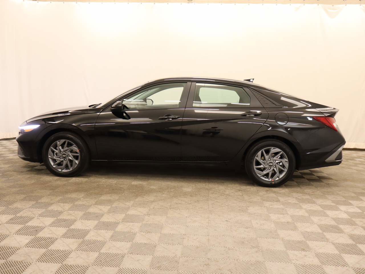 New 2026 Hyundai Elantra Blue FWD image 2