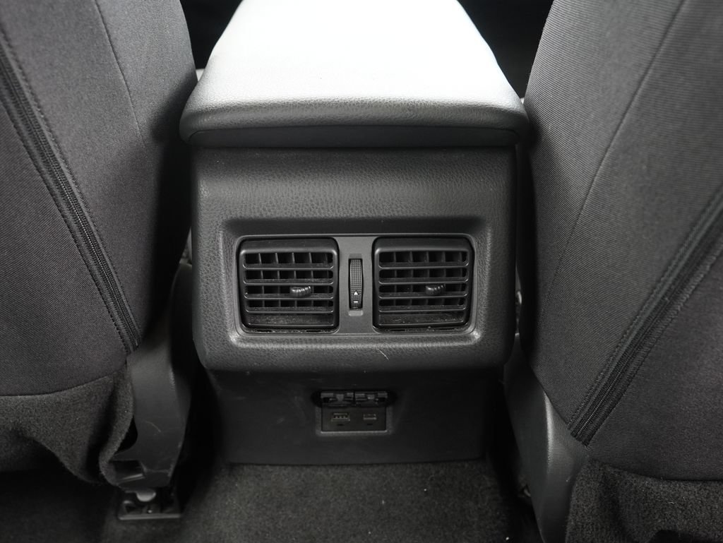 Used 2025 Toyota Camry LE FWD image 30