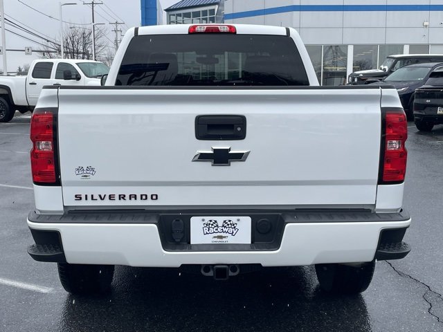Used 2018 Chevrolet Silverado 1500 LT w/ Redline Edition image 13