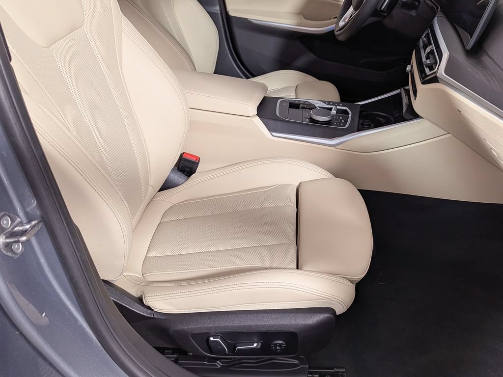 Certified 2024 BMW 330i xDrive Sedan w/ Convenience Package AWD/4WD image 28