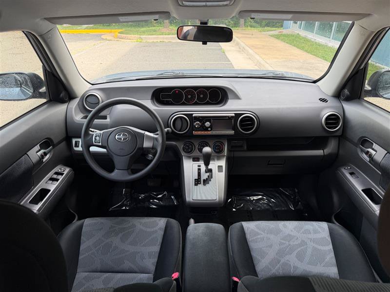 Used 2011 Scion xB FWD image 38