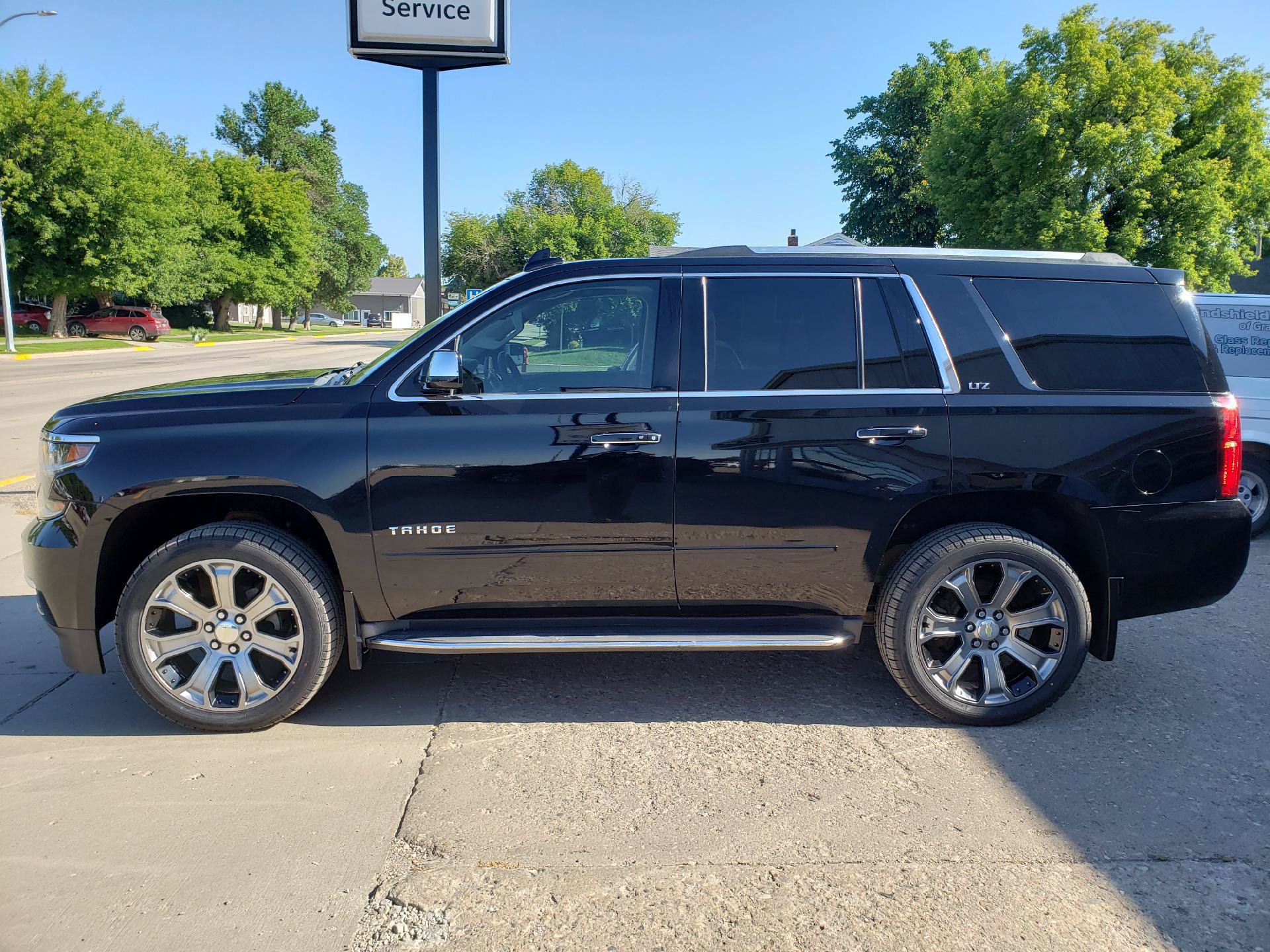 Used 2016 Chevrolet Tahoe LTZ AWD/4WD image 8