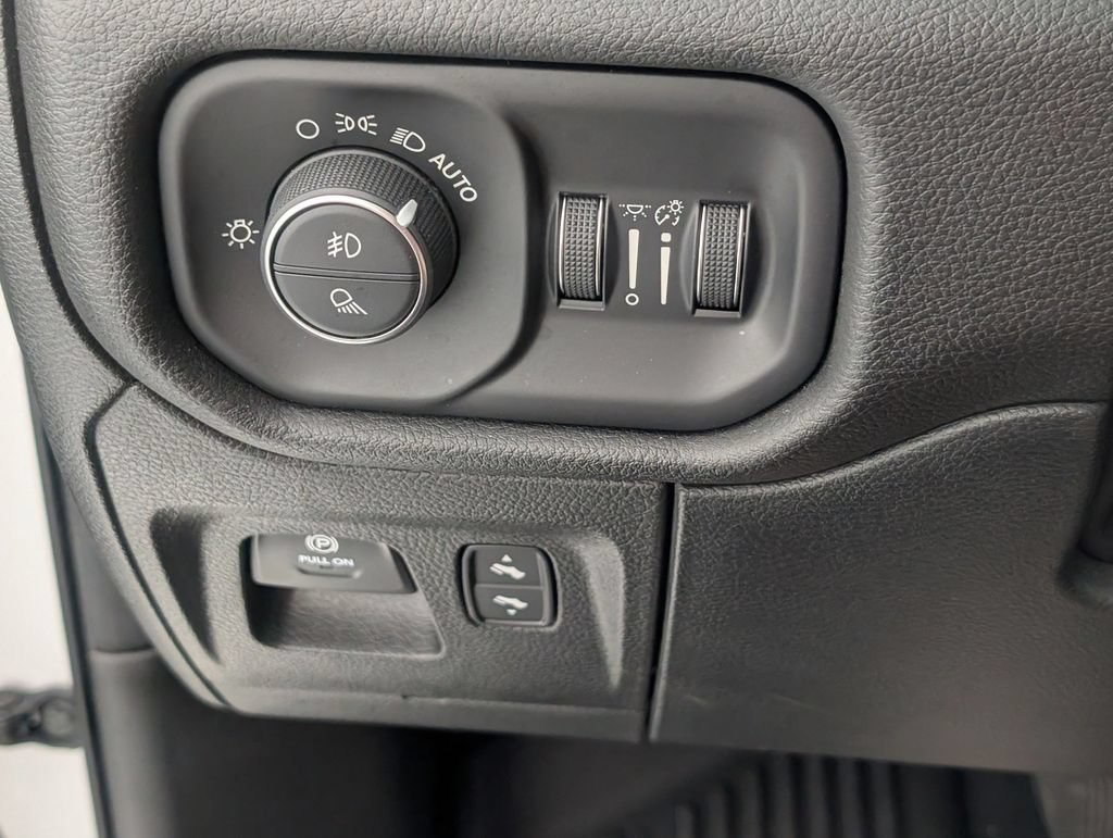 Used 2022 RAM 1500 Laramie RWD image 14