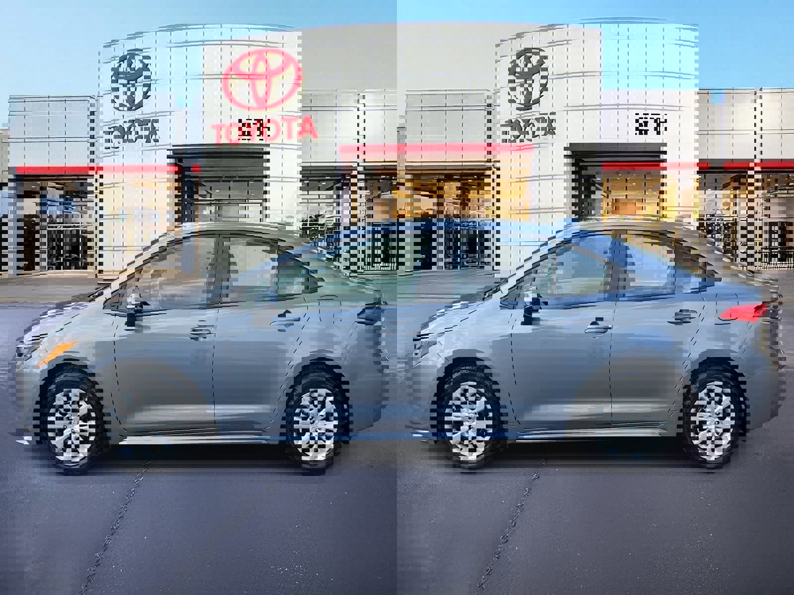 Used 2026 Toyota Corolla LE image 8